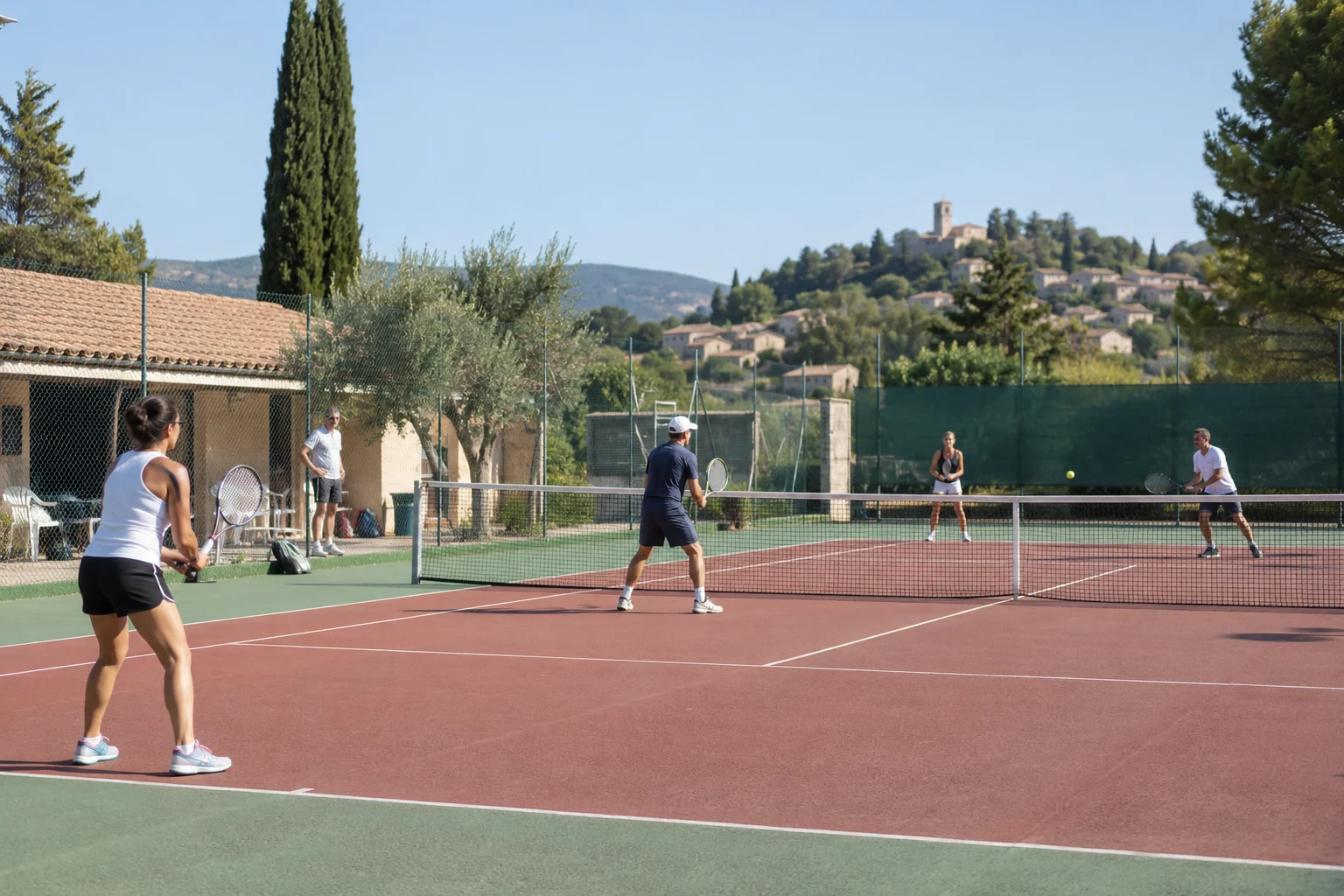 Tennis à Bollène : portes ouvertes, coupe Vincensini et jeunes talents au programme