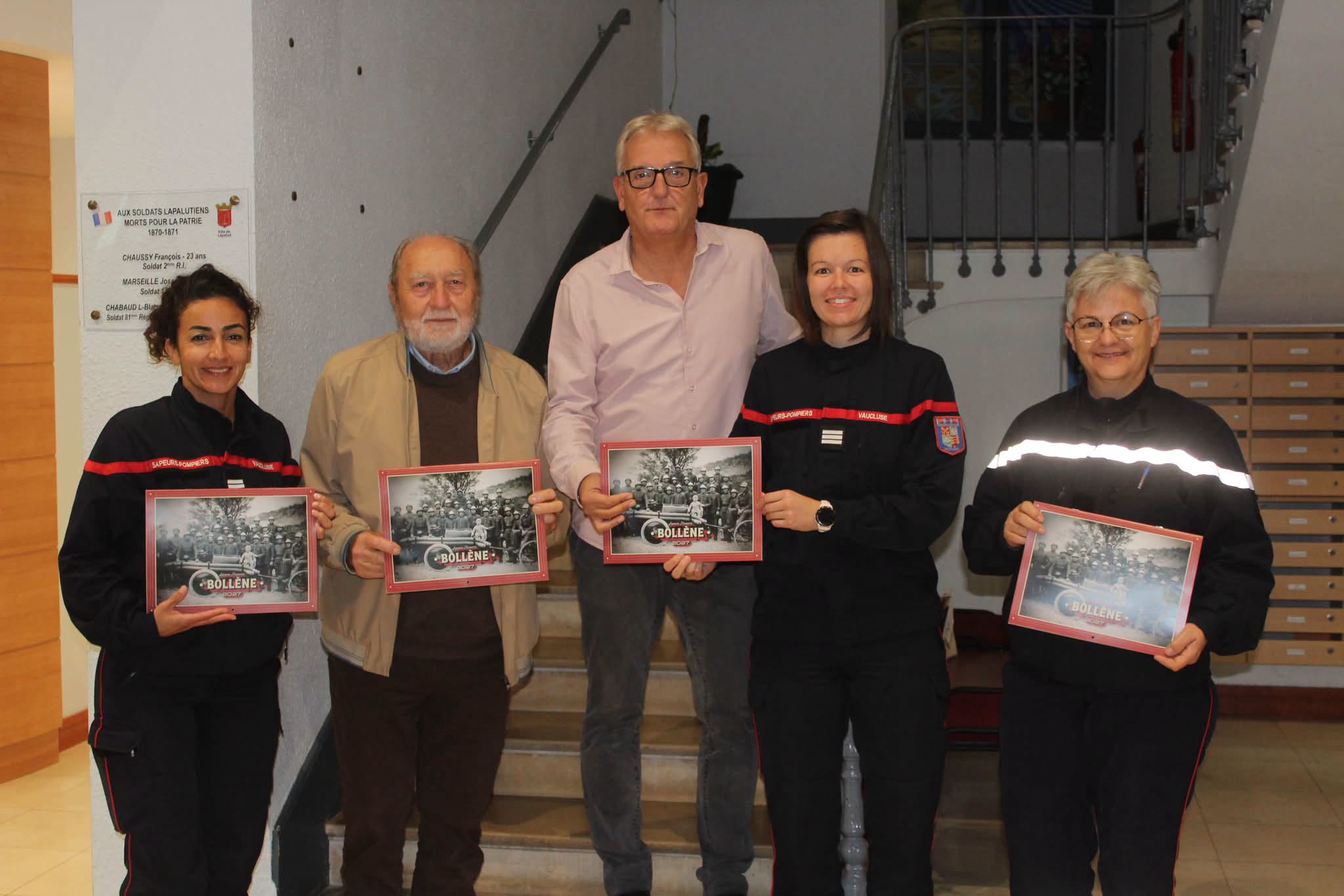 Lapalud : les pompiers de Bollène présentent un calendrier 2027 consacré aux anciennes générations