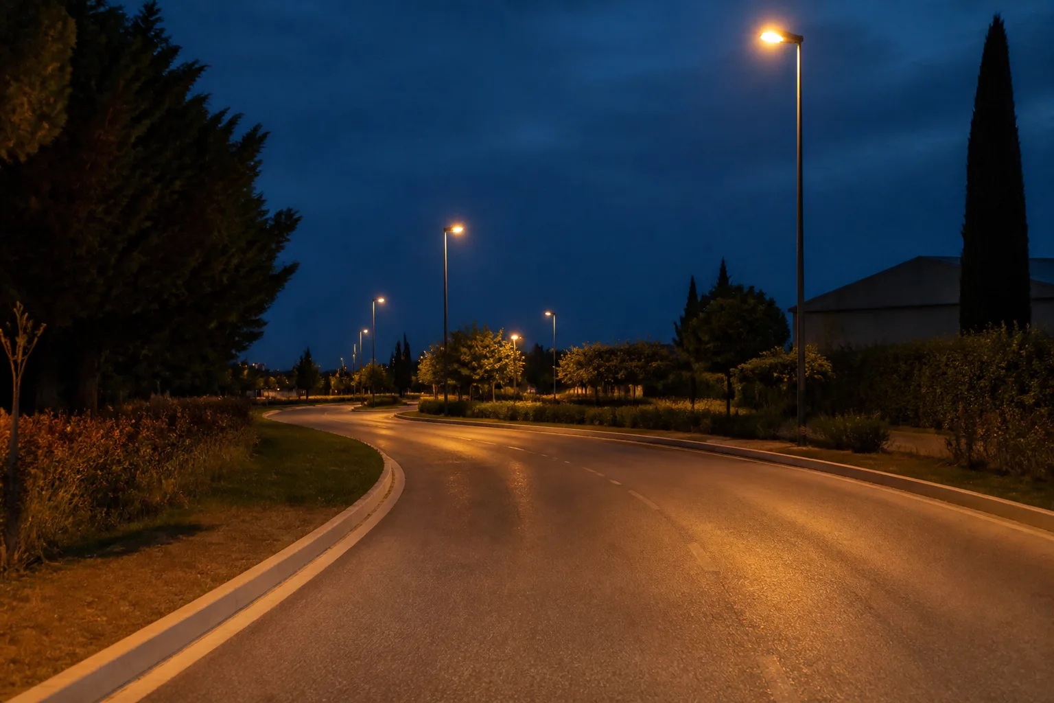 Bollène : un post Facebook évoque des bruits de moto nocturnes près de Leclerc